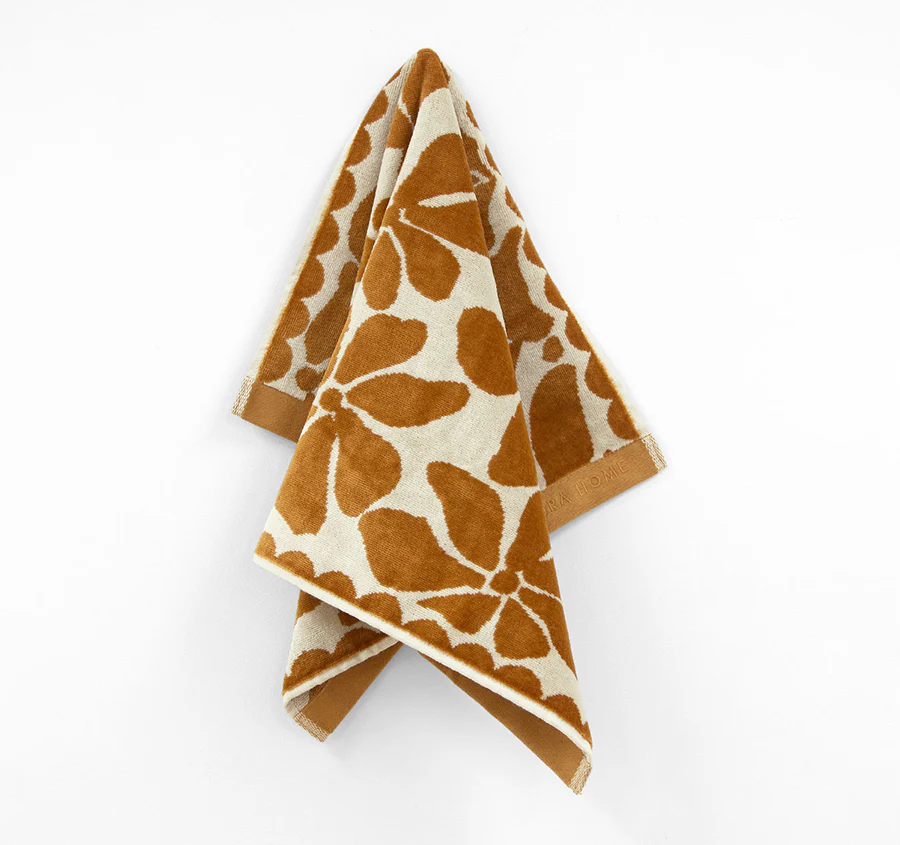 Palma Petal 560GSM Cotton Bath Towel Range Bronze and Sand - Image 5