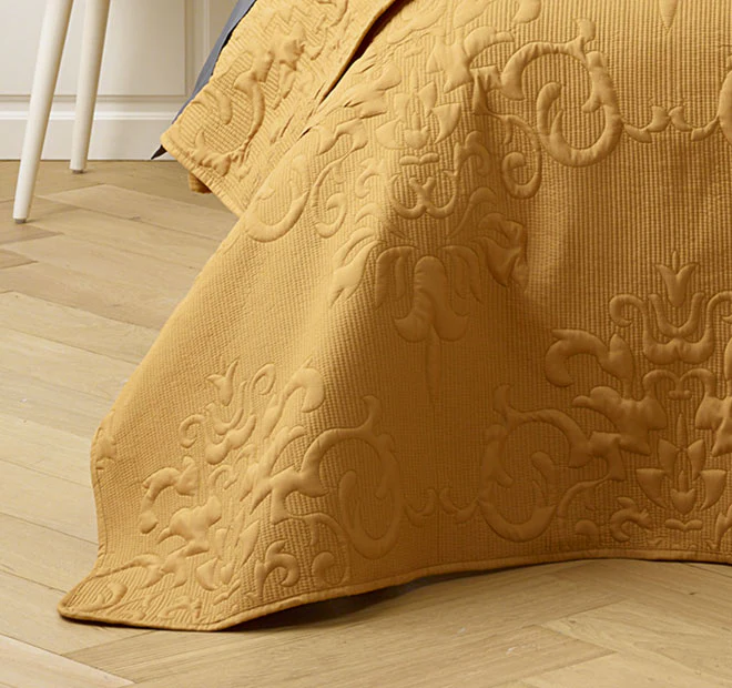 Gatwick Bedspread Set Range Gold - Image 3
