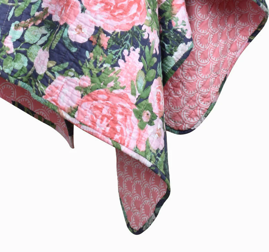 Queens 130x160cm Throw Rug - Image 2