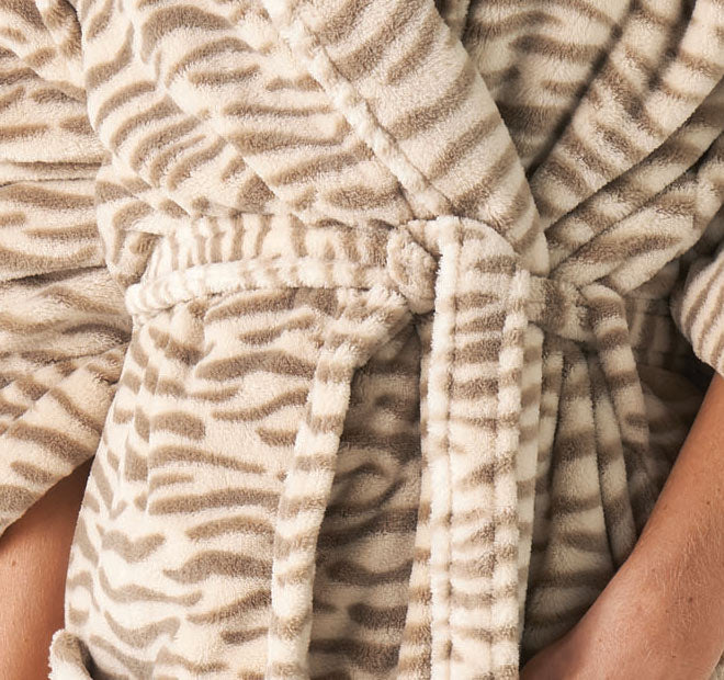 Plush Bathrobe Range Tiger - Image 2