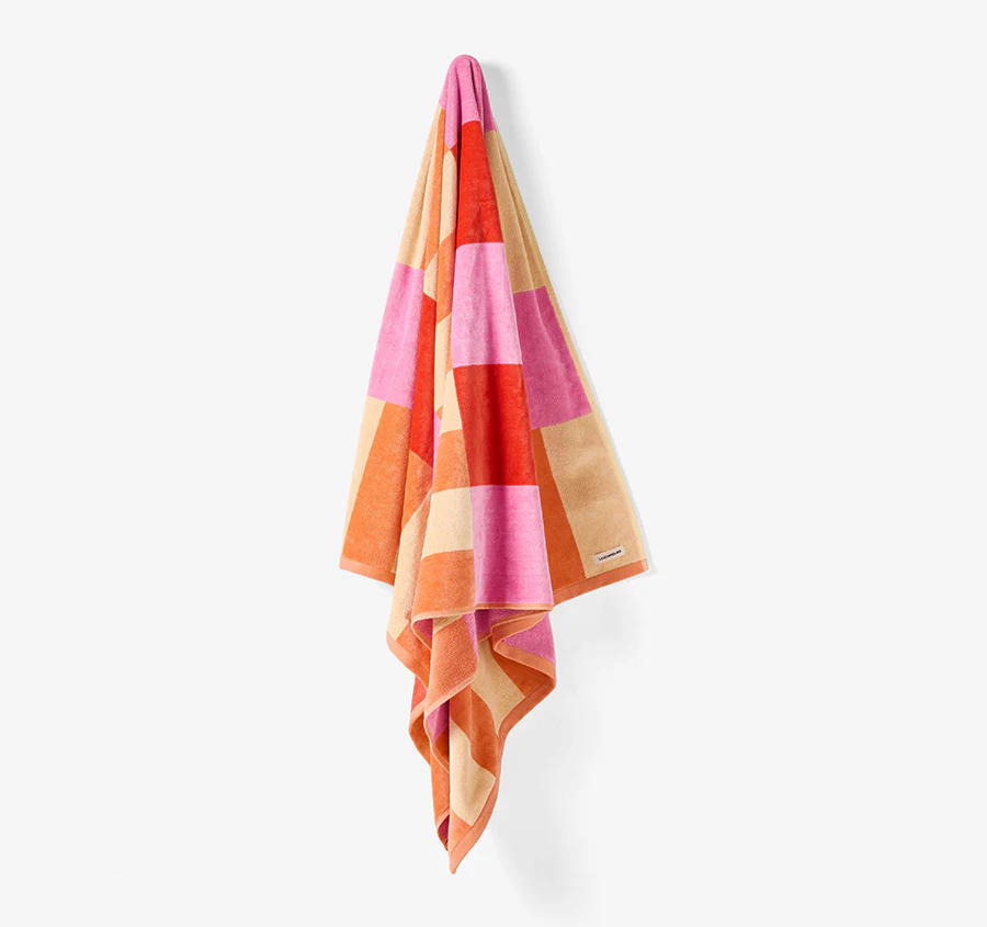 Square 95x175cm Beach Towel Pink - Image 3