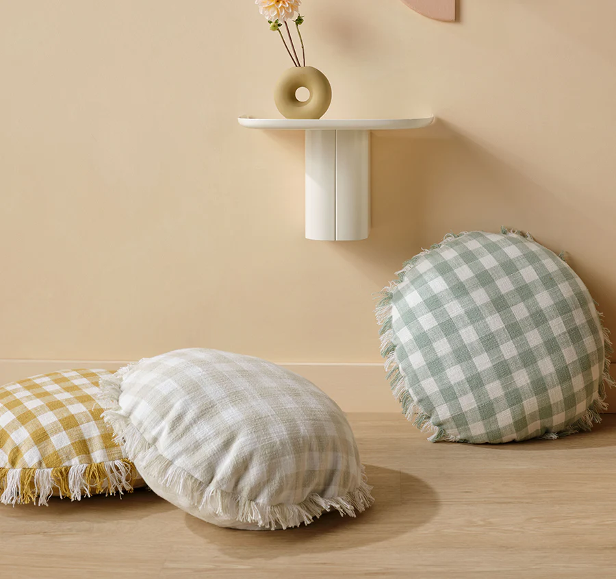 Tavola 45cm Filled Round Cushion Pink - Image 4